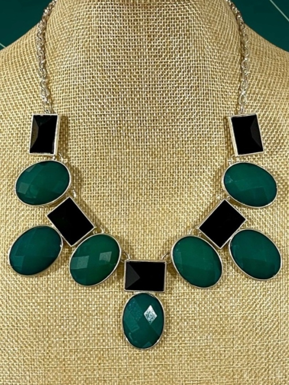 NY Faceted Green and Black Plastic Necklace With Silver Tone Chain Statement
